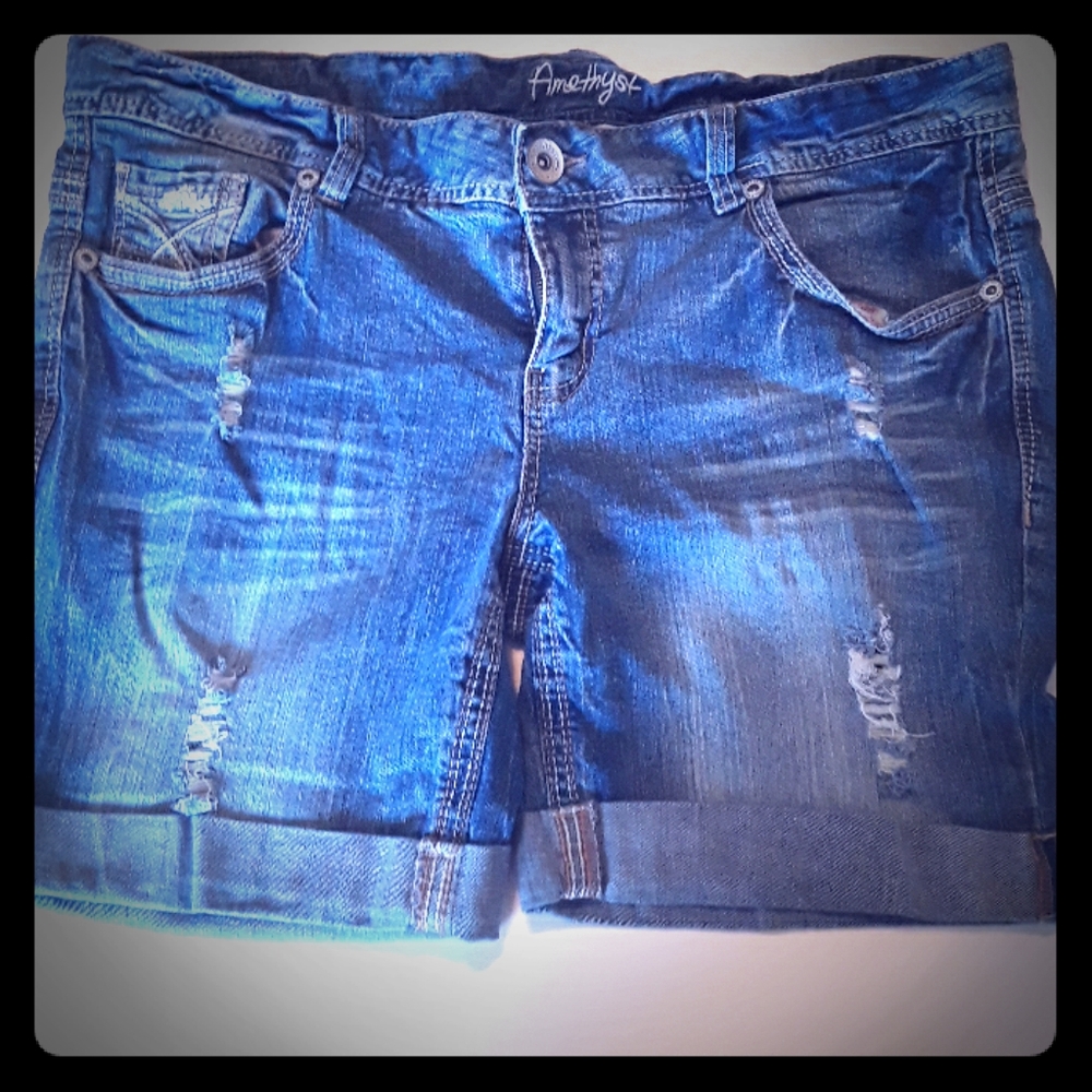 Amethyst blue jean shorts size 16
